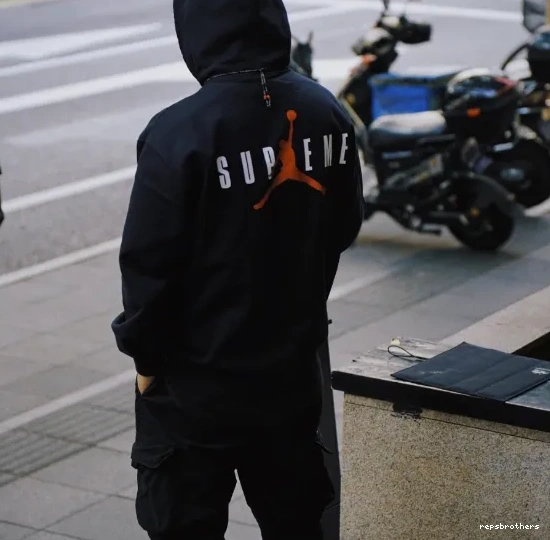 ¥329 SWEATSHIRT HOODED 24FW 0715
